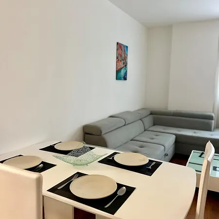 Apartment Modern&Cozy Apartment In Tirana *