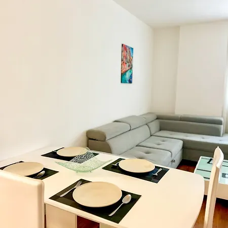 Modern&Cozy Apartment In Tirana *