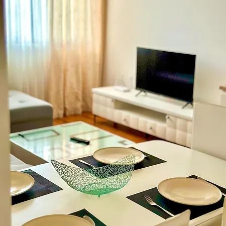 Modern&cozy In Appartement Tirana